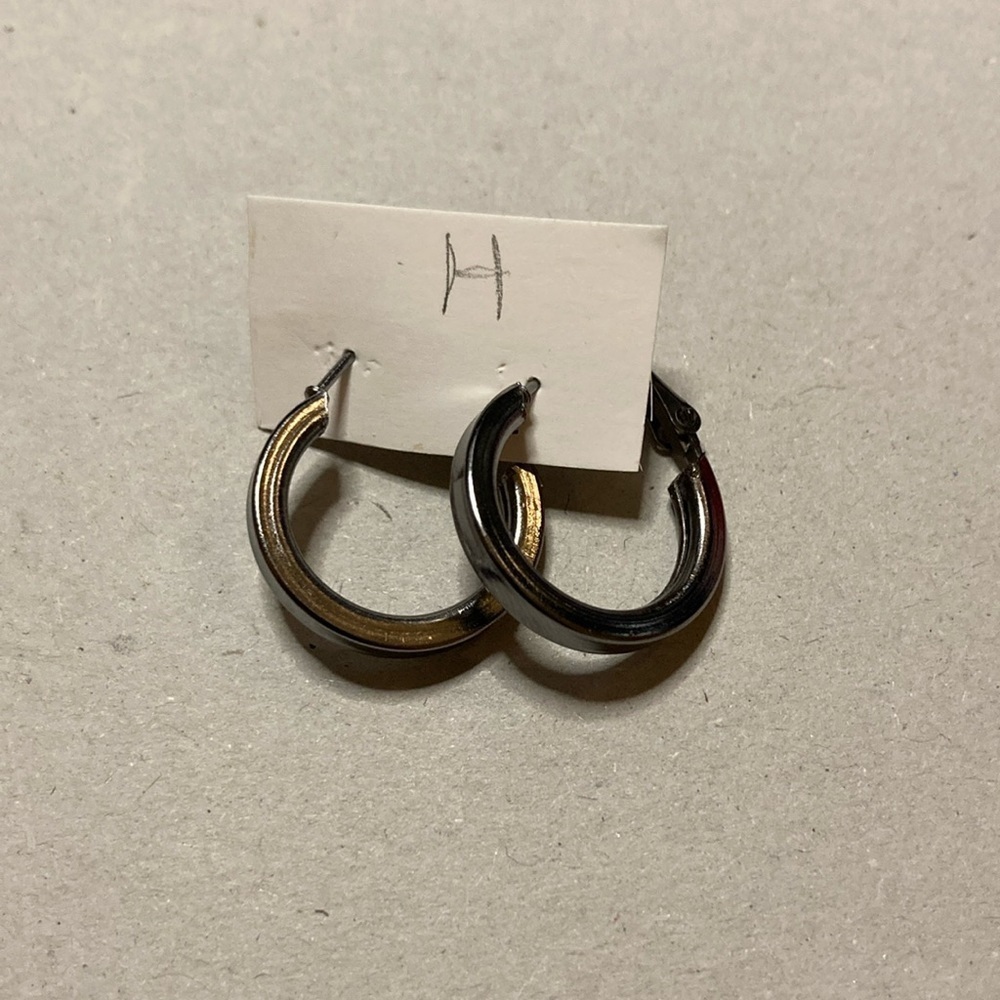 *BOGO FREE* Silver hoop earrings